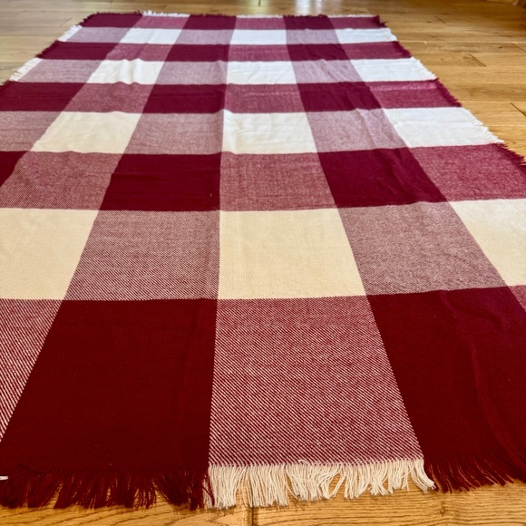 Ivanka Trump Burgundy & White Blanket Scarf w/Fringe - Picture 4 of 11